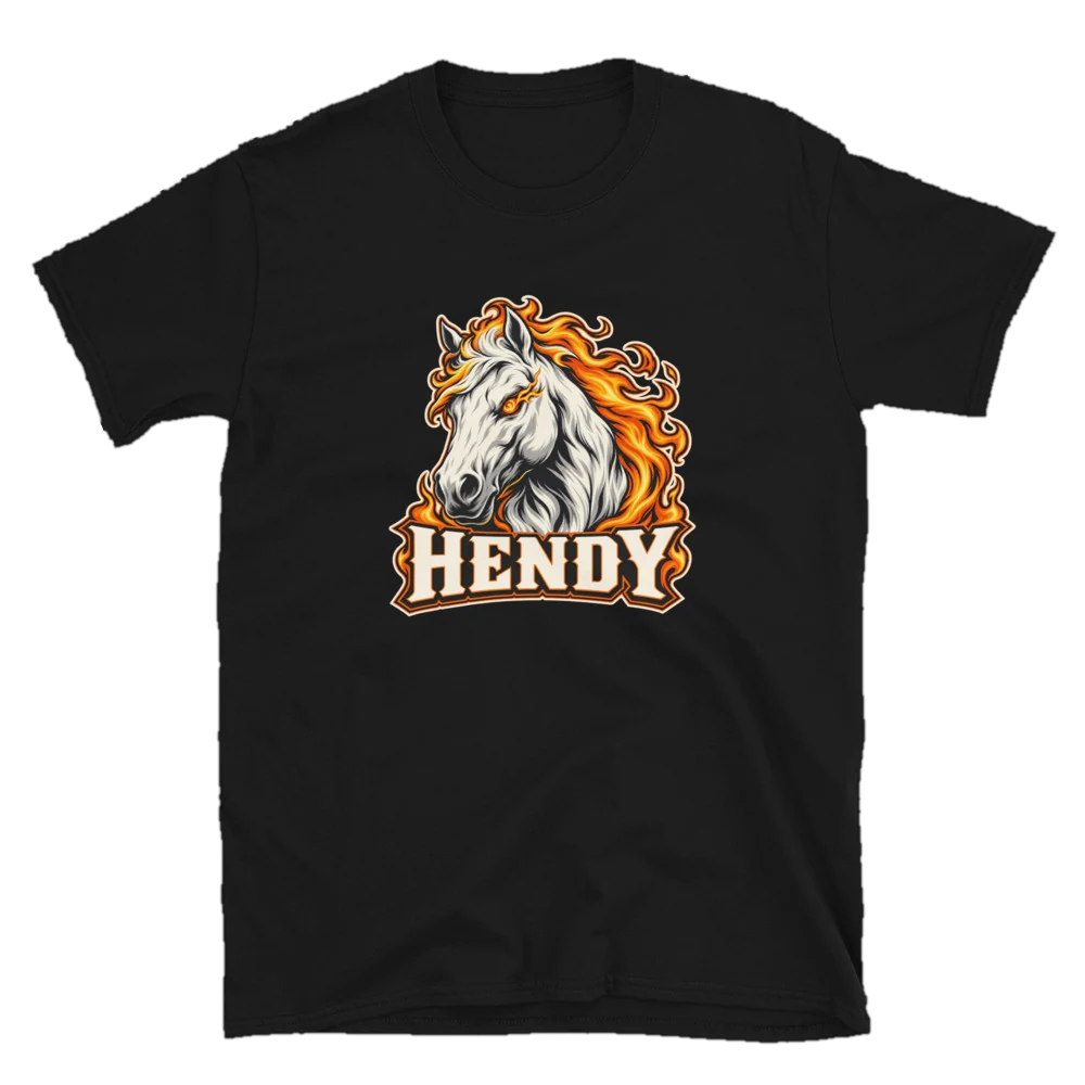 Camiseta negra con la cabeza de un caballo en llamas y la palabra Hendy