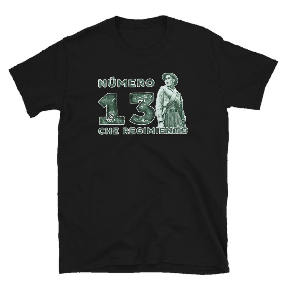 Camiseta negra con un soldado ilustrado y la frase Número 13 che regimiento